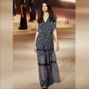 Elie Tahari silk maxi dress brandnew with belt M❤️